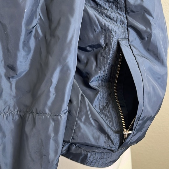 Lorna Jane Zip Out Panel Active jacket - Picture 4 of 16